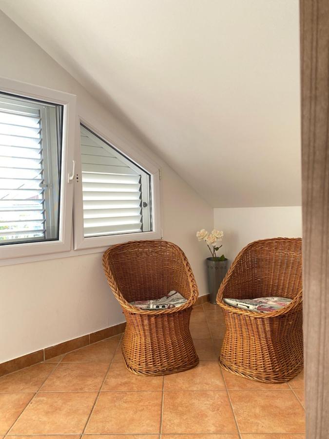 D.O.O. Yury Apartment โตรกีร์ ภายนอก รูปภาพ