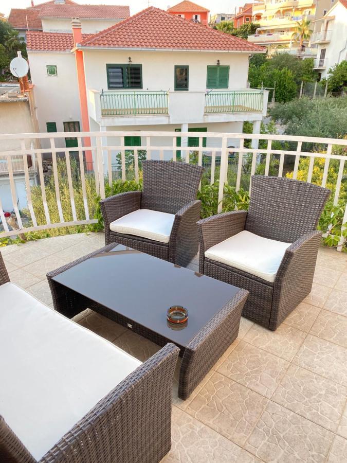 D.O.O. Yury Apartment โตรกีร์ ภายนอก รูปภาพ