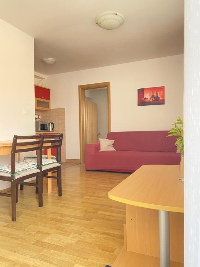 D.O.O. Yury Apartment โตรกีร์ ภายนอก รูปภาพ