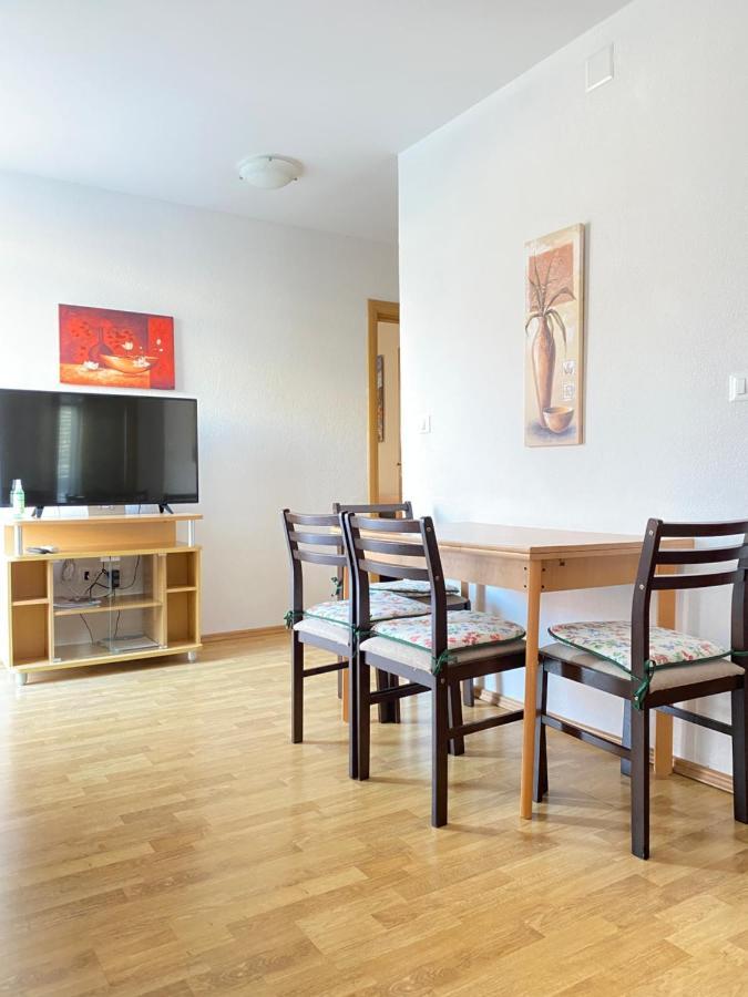 D.O.O. Yury Apartment โตรกีร์ ภายนอก รูปภาพ
