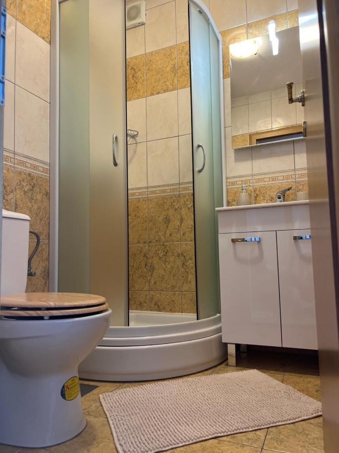 D.O.O. Yury Apartment โตรกีร์ ภายนอก รูปภาพ