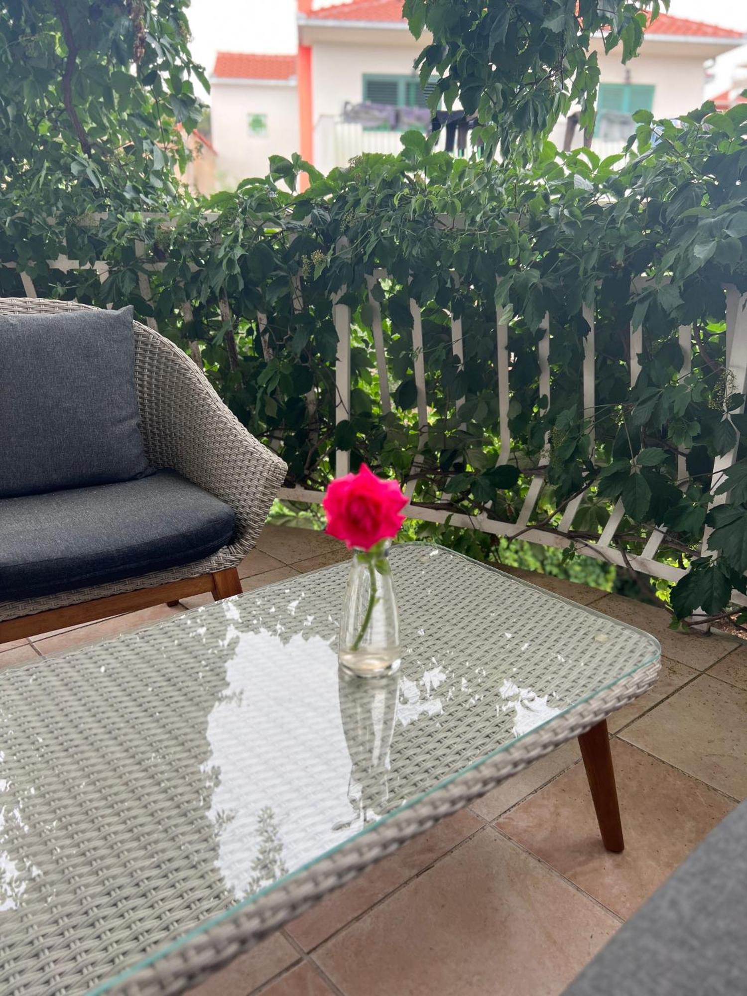 D.O.O. Yury Apartment โตรกีร์ ภายนอก รูปภาพ