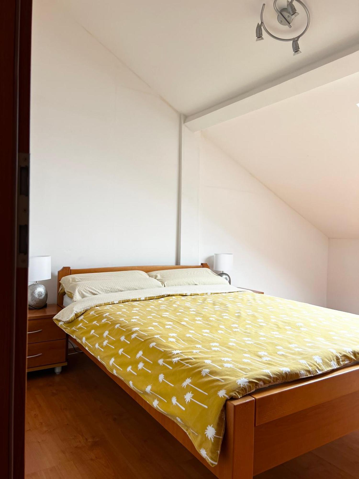 D.O.O. Yury Apartment โตรกีร์ ภายนอก รูปภาพ