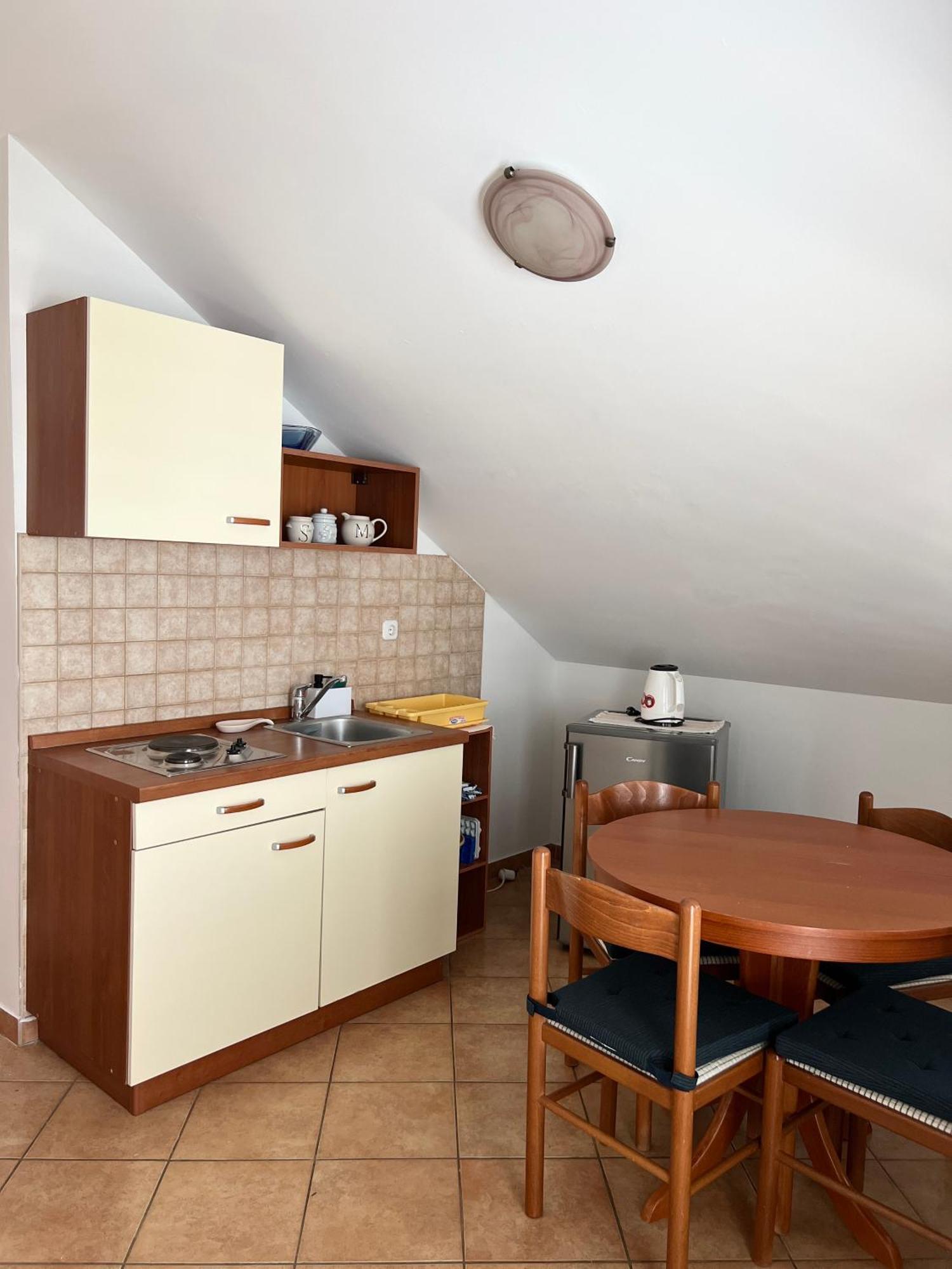 D.O.O. Yury Apartment โตรกีร์ ภายนอก รูปภาพ